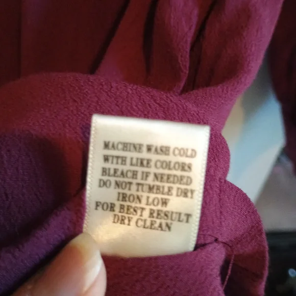 Very J Burgundy Romper M Long Sleeve Zip‎ Back Pockets Pleated Rayon Playsuit - Picture 14 of 14